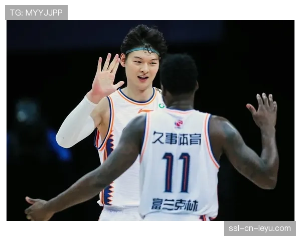 【2026年4月CBA联赛·人物·动态上海男篮李添荣手指骨折，确定无缘今夏国家队集训